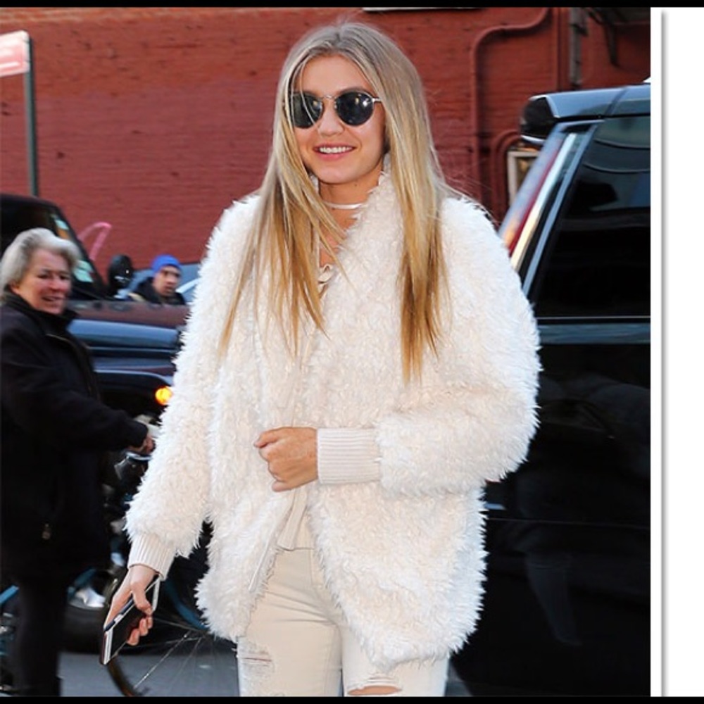 Express Sherpa Cream Teddy Coat Medium